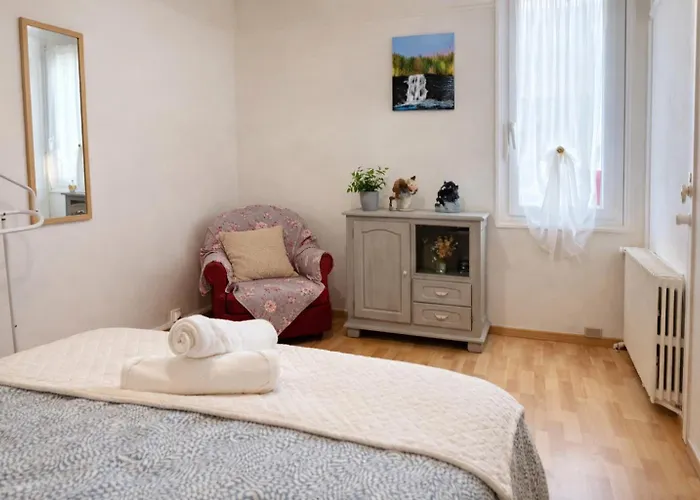 Maison Entiere Pour 4 Personnes Avec Parking Proche Centre